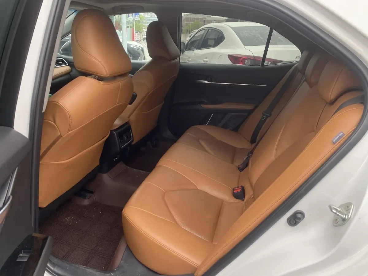 2021 Toyota Camry 2.5L 209HP L4 8AT,autocango,china used car exporter,china ev exporter,chinese used car exporter,chinese used ev exporter