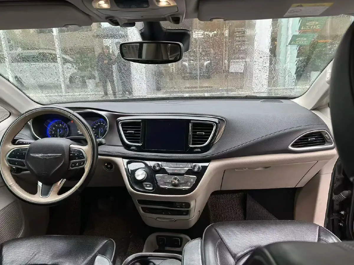 2017 Chrysler Pacifica 3.6L 279HP V6 9AT,autocango,china used car exporter,china ev exporter,chinese used car exporter,chinese used ev exporter