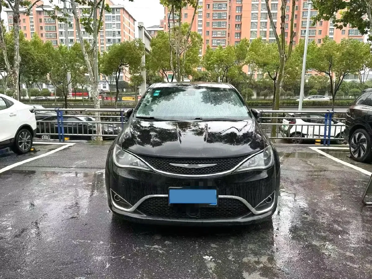2017 Chrysler Pacifica 3.6L 279HP V6 9AT,autocango,china used car exporter,china ev exporter,chinese used car exporter,chinese used ev exporter
