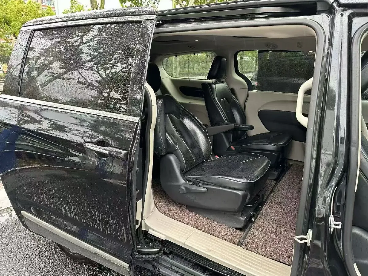 2017 Chrysler Pacifica 3.6L 279HP V6 9AT,autocango,china used car exporter,china ev exporter,chinese used car exporter,chinese used ev exporter