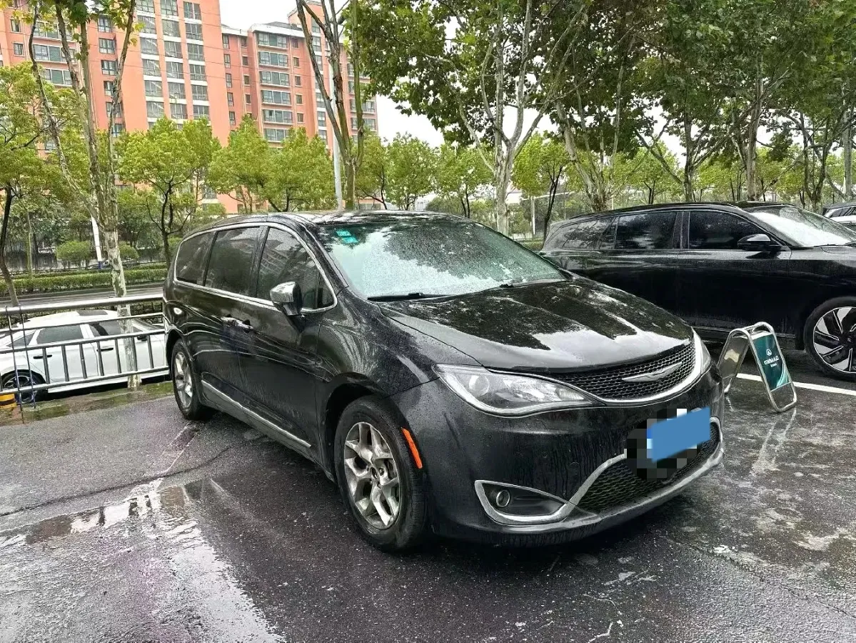 2017 Chrysler Pacifica 3.6L 279HP V6 9AT,autocango,china used car exporter,china ev exporter,chinese used car exporter,chinese used ev exporter