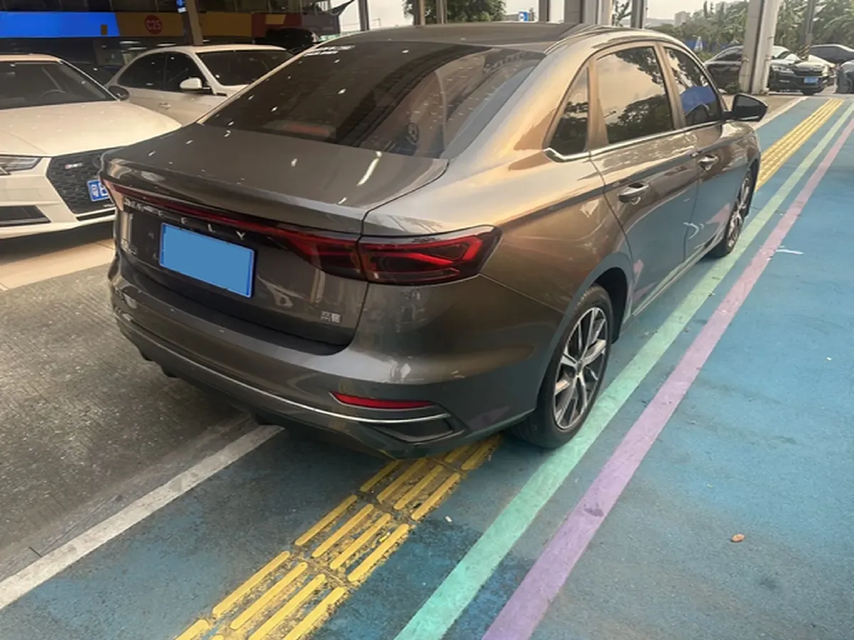2022 Geely Emgrand 1.5L 114HP L4 CVT,autocango,china used car exporter,china ev exporter,chinese used car exporter,chinese used ev exporter