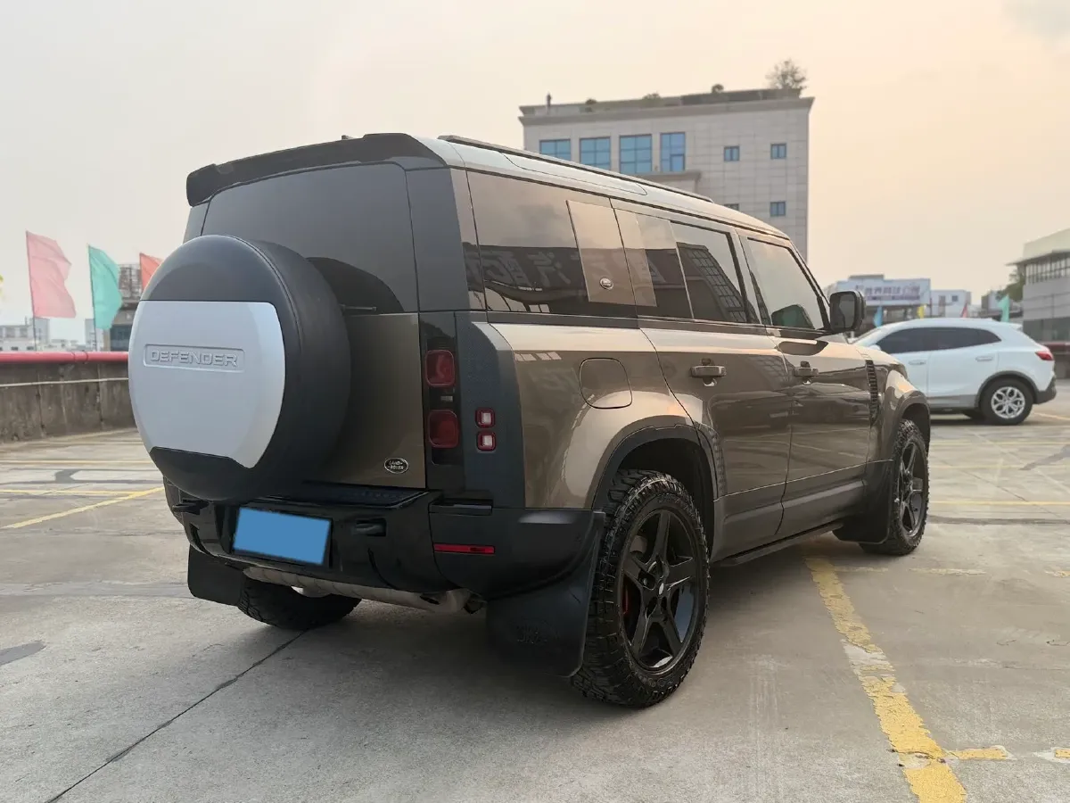 2020 Land Rover Defender 3.0T 400HP L6 8AT,autocango,china used car exporter,china ev exporter,chinese used car exporter,chinese used ev exporter