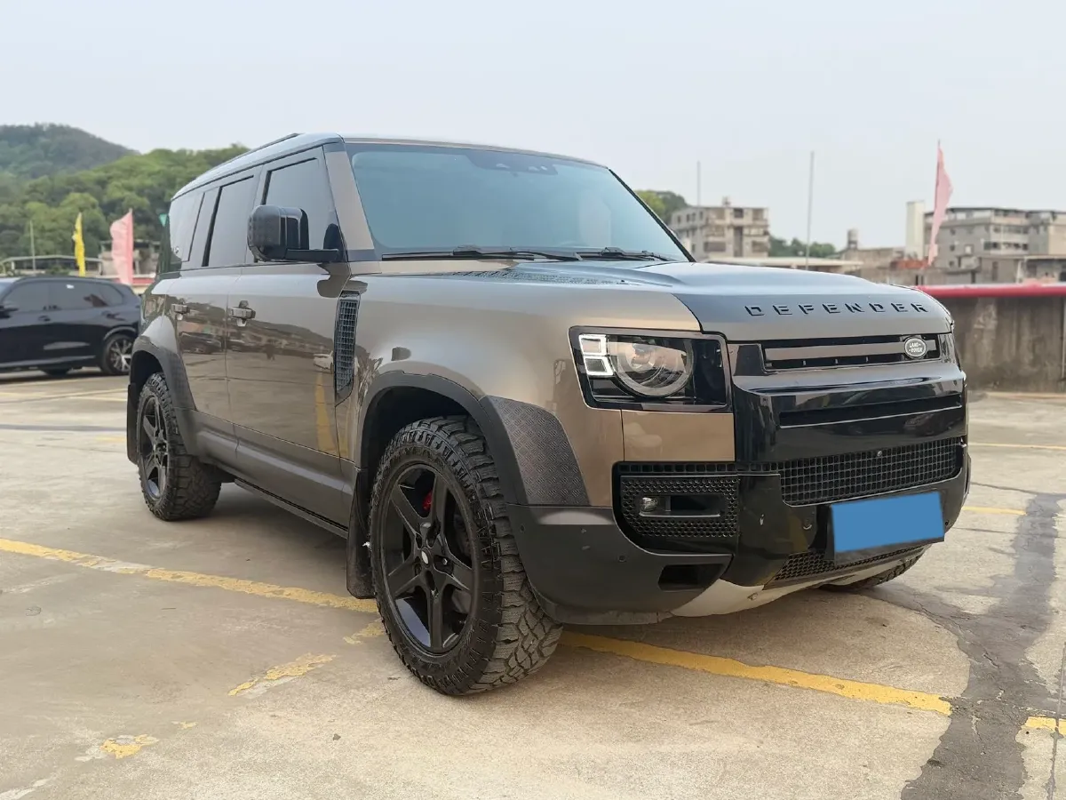 2020 Land Rover Defender 3.0T 400HP L6 8AT,autocango,china used car exporter,china ev exporter,chinese used car exporter,chinese used ev exporter