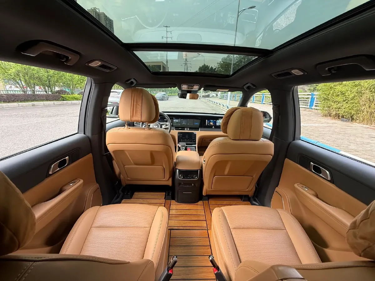 2021 Li ONE Range Extended 131HP REEV 40.5KWH,autocango,china used car exporter,china ev exporter,chinese used car exporter,chinese used ev exporter