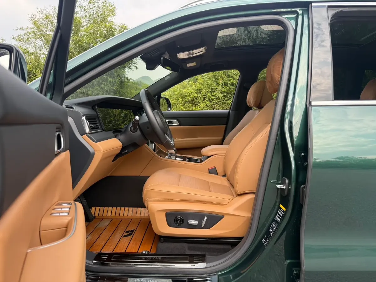 2021 Li ONE Range Extended 131HP REEV 40.5KWH,autocango,china used car exporter,china ev exporter,chinese used car exporter,chinese used ev exporter