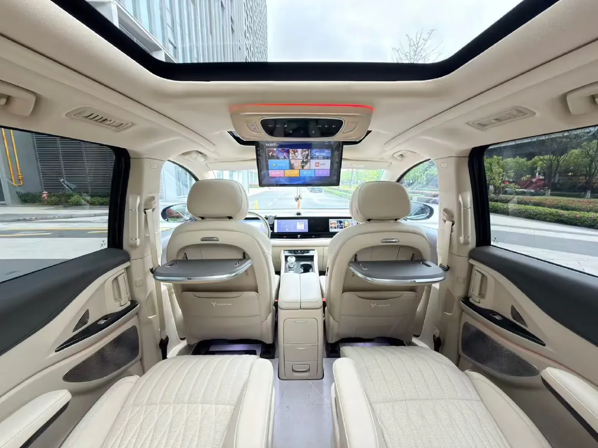 2022 Voyah Dream 1.5T 136HP L4 PHEV 25.57KWH,autocango,china used car exporter,china ev exporter,chinese used car exporter,chinese used ev exporter