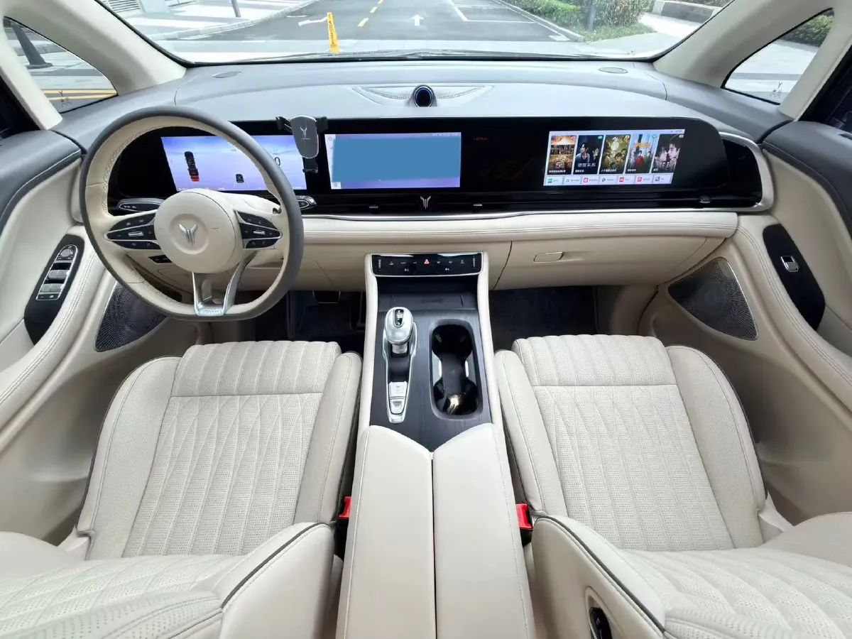 2022 Voyah Dream 1.5T 136HP L4 PHEV 25.57KWH,autocango,china used car exporter,china ev exporter,chinese used car exporter,chinese used ev exporter