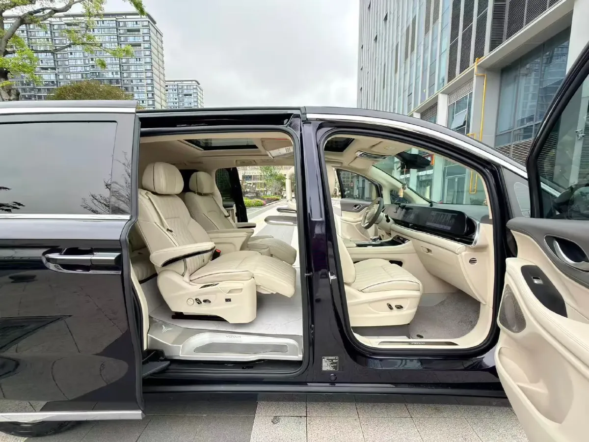 2022 Voyah Dream 1.5T 136HP L4 PHEV 25.57KWH,autocango,china used car exporter,china ev exporter,chinese used car exporter,chinese used ev exporter