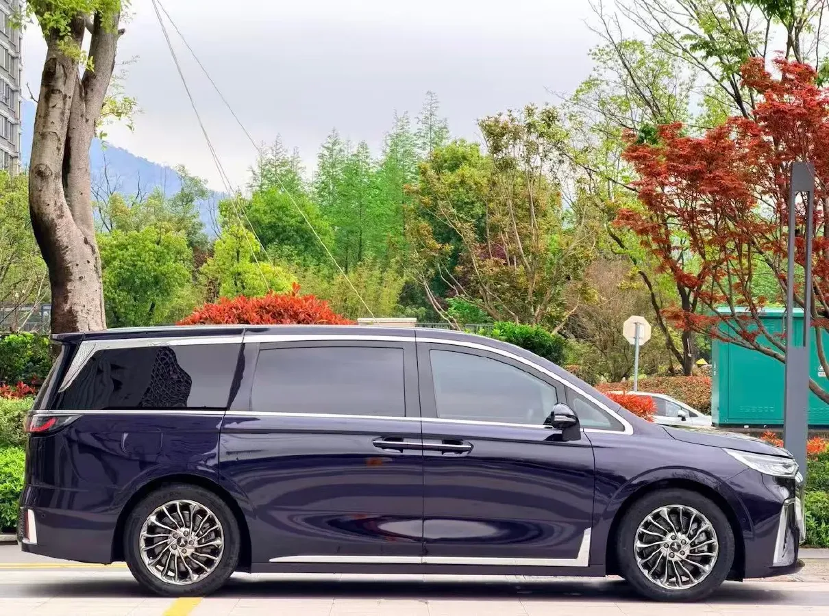 2022 Voyah Dream 1.5T 136HP L4 PHEV 25.57KWH,autocango,china used car exporter,china ev exporter,chinese used car exporter,chinese used ev exporter