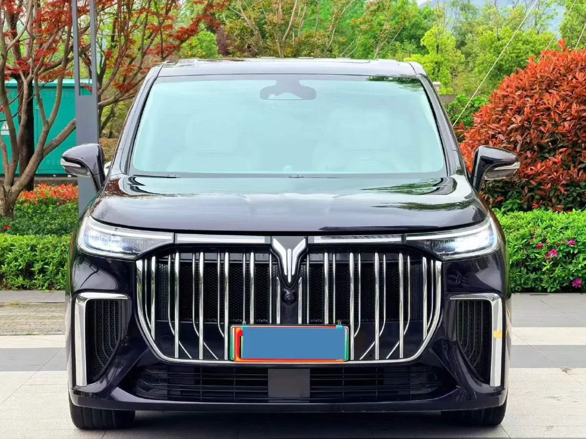 2022 Voyah Dream 1.5T 136HP L4 PHEV 25.57KWH,autocango,china used car exporter,china ev exporter,chinese used car exporter,chinese used ev exporter