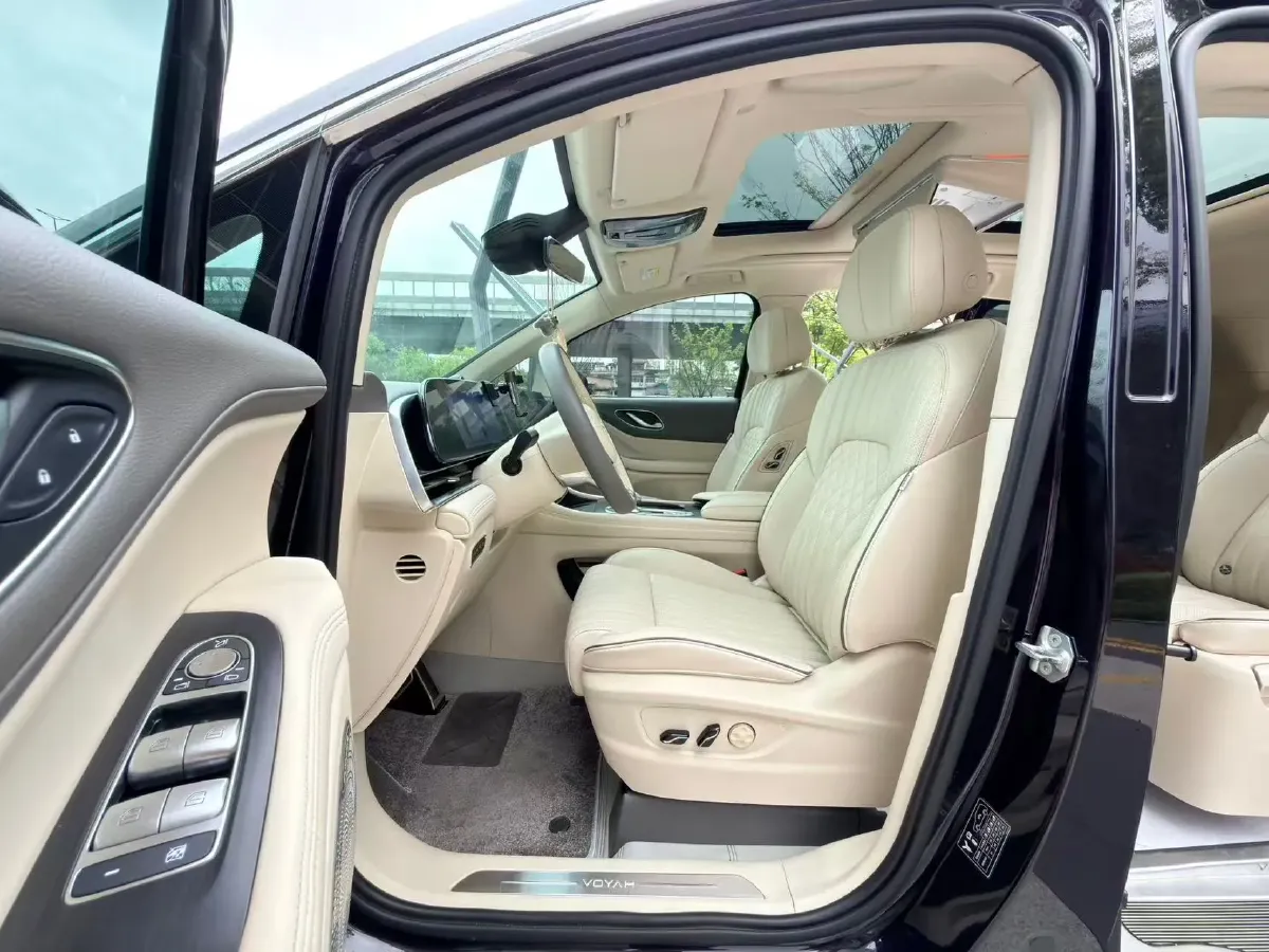 2022 Voyah Dream 1.5T 136HP L4 PHEV 25.57KWH,autocango,china used car exporter,china ev exporter,chinese used car exporter,chinese used ev exporter