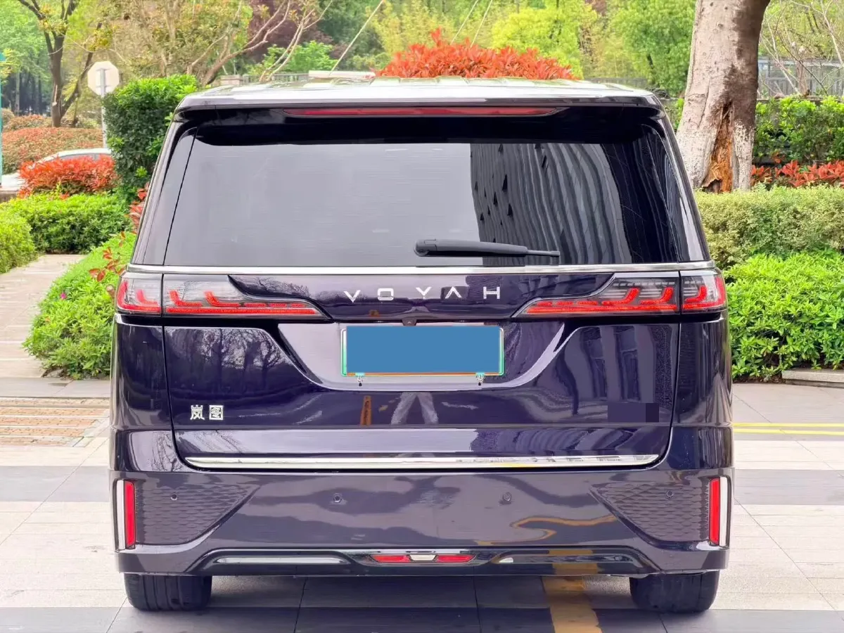 2022 Voyah Dream 1.5T 136HP L4 PHEV 25.57KWH,autocango,china used car exporter,china ev exporter,chinese used car exporter,chinese used ev exporter