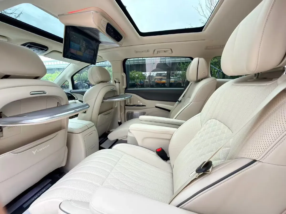 2022 Voyah Dream 1.5T 136HP L4 PHEV 25.57KWH,autocango,china used car exporter,china ev exporter,chinese used car exporter,chinese used ev exporter