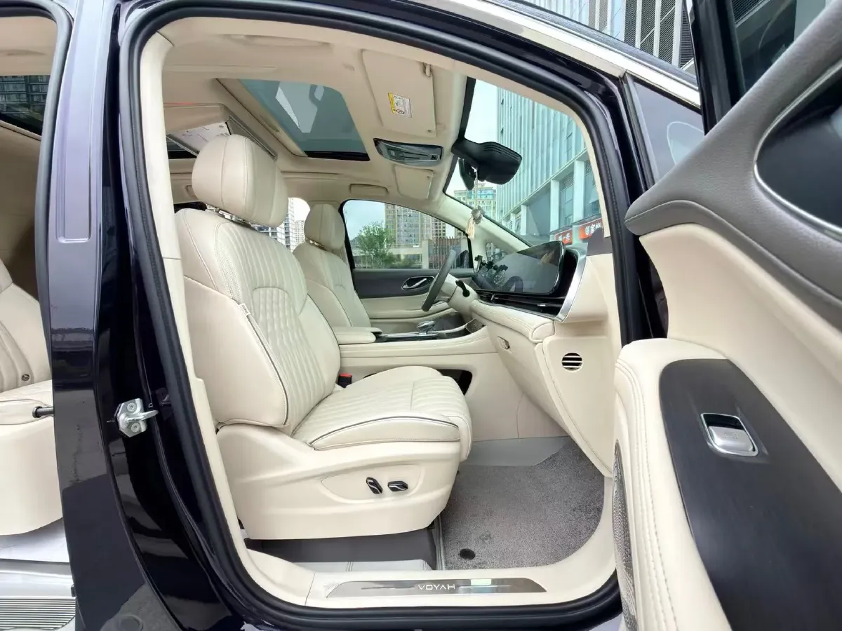 2022 Voyah Dream 1.5T 136HP L4 PHEV 25.57KWH,autocango,china used car exporter,china ev exporter,chinese used car exporter,chinese used ev exporter