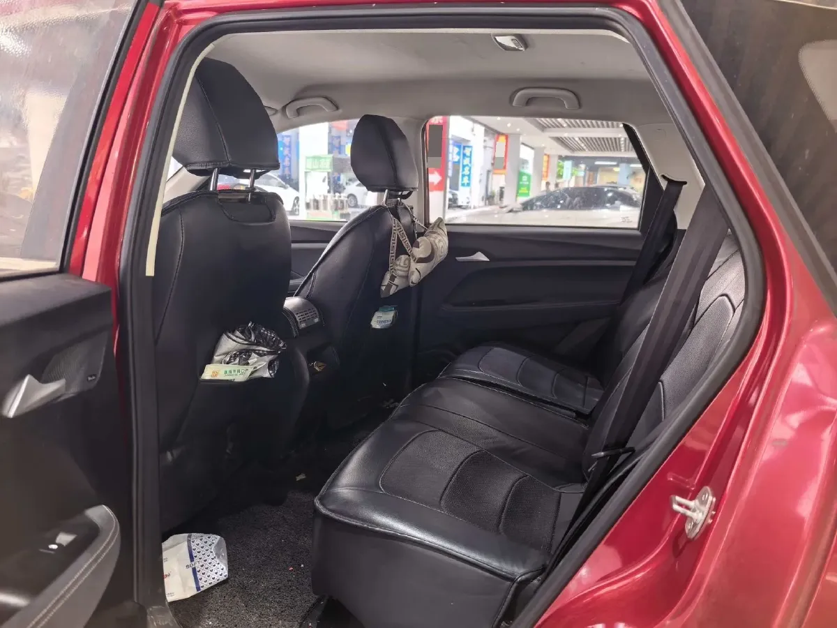 2018 BaoJun 530 1.5T 150HP L4 6MT,autocango,china used car exporter,china ev exporter,chinese used car exporter,chinese used ev exporter