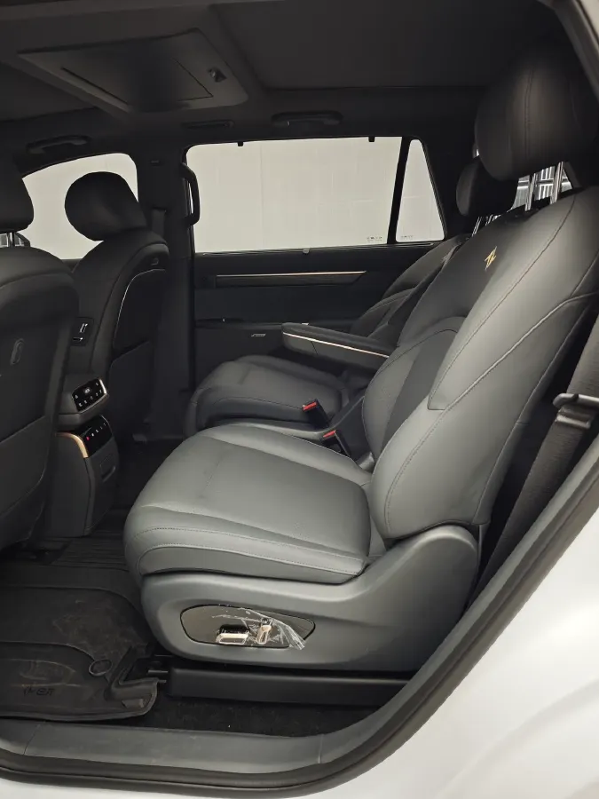 2024 DongFeng eπ eπ008 BEV 82.28KWH,autocango,china used car exporter,china ev exporter,chinese used car exporter,chinese used ev exporter