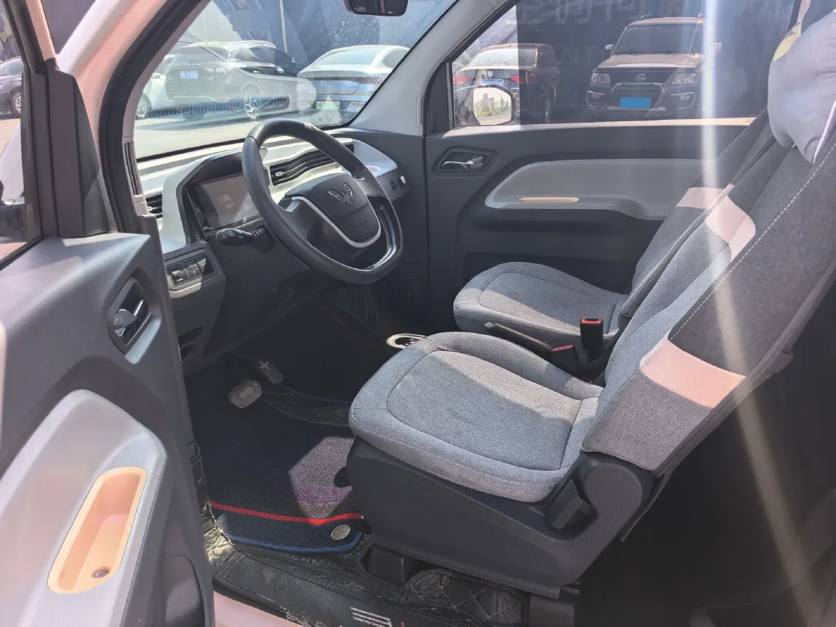 2022 WuLing HongGuang MINI EV BEV 13.9KWH,autocango,china used car exporter,china ev exporter,chinese used car exporter,chinese used ev exporter