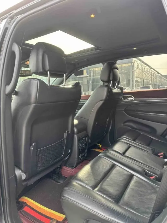 2020 Jeep Grand Cherokee 3.0L 234HP V6 8AT,autocango,china used car exporter,china ev exporter,chinese used car exporter,chinese used ev exporter