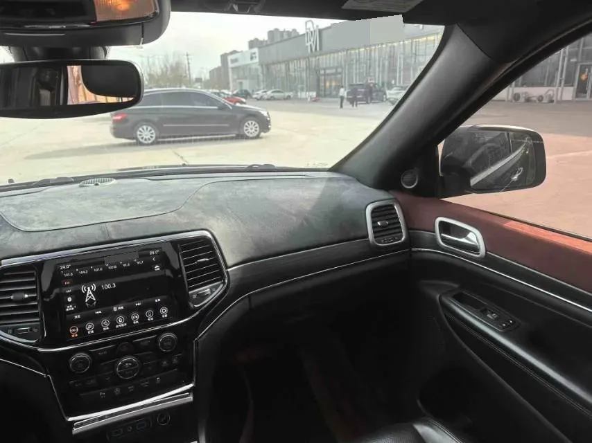 2020 Jeep Grand Cherokee 3.0L 234HP V6 8AT,autocango,china used car exporter,china ev exporter,chinese used car exporter,chinese used ev exporter