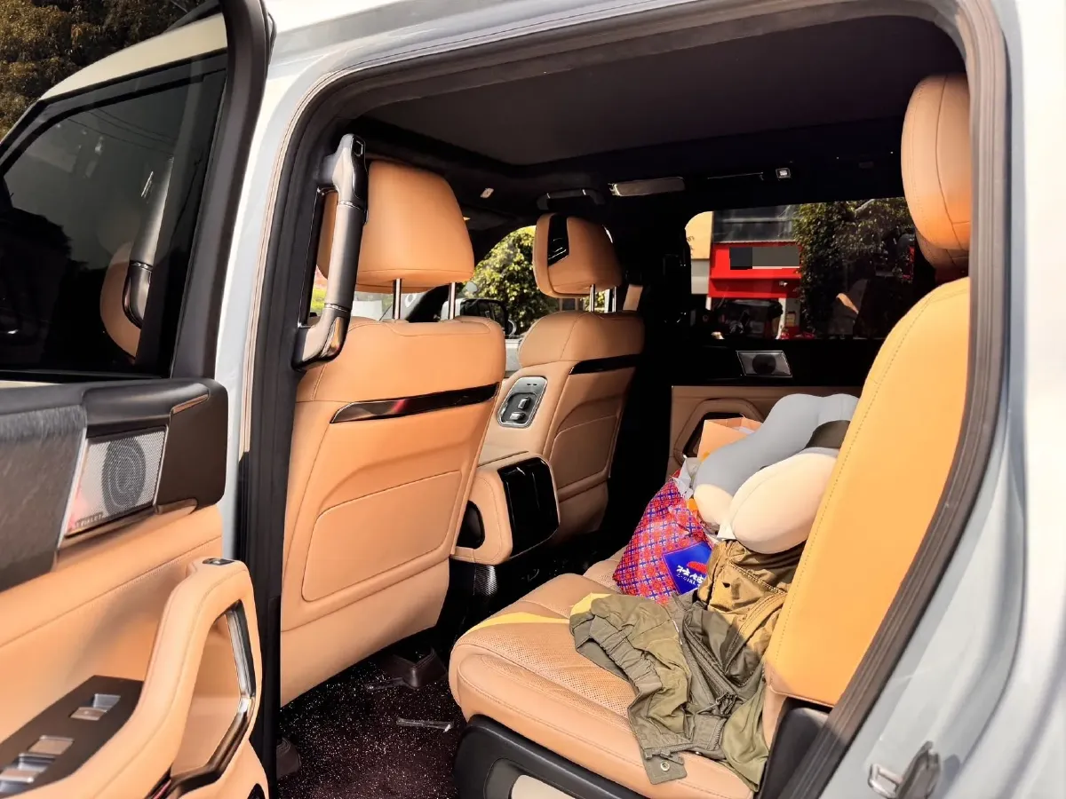 2025 FangChengBao Bao 8 2.0T 245HP L4 E-CVT PHEV 36.8KWH,autocango,china used car exporter,china ev exporter,chinese used car exporter,chinese used ev exporter