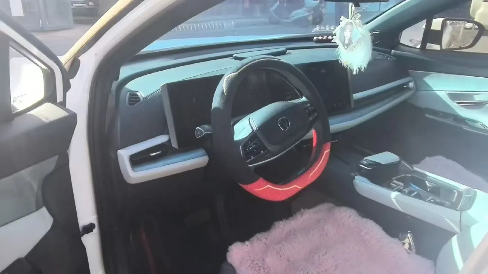 2023 ChangAn UNI-T 1.5T 188HP L4 7DCT,autocango,china used car exporter,china ev exporter,chinese used car exporter,chinese used ev exporter