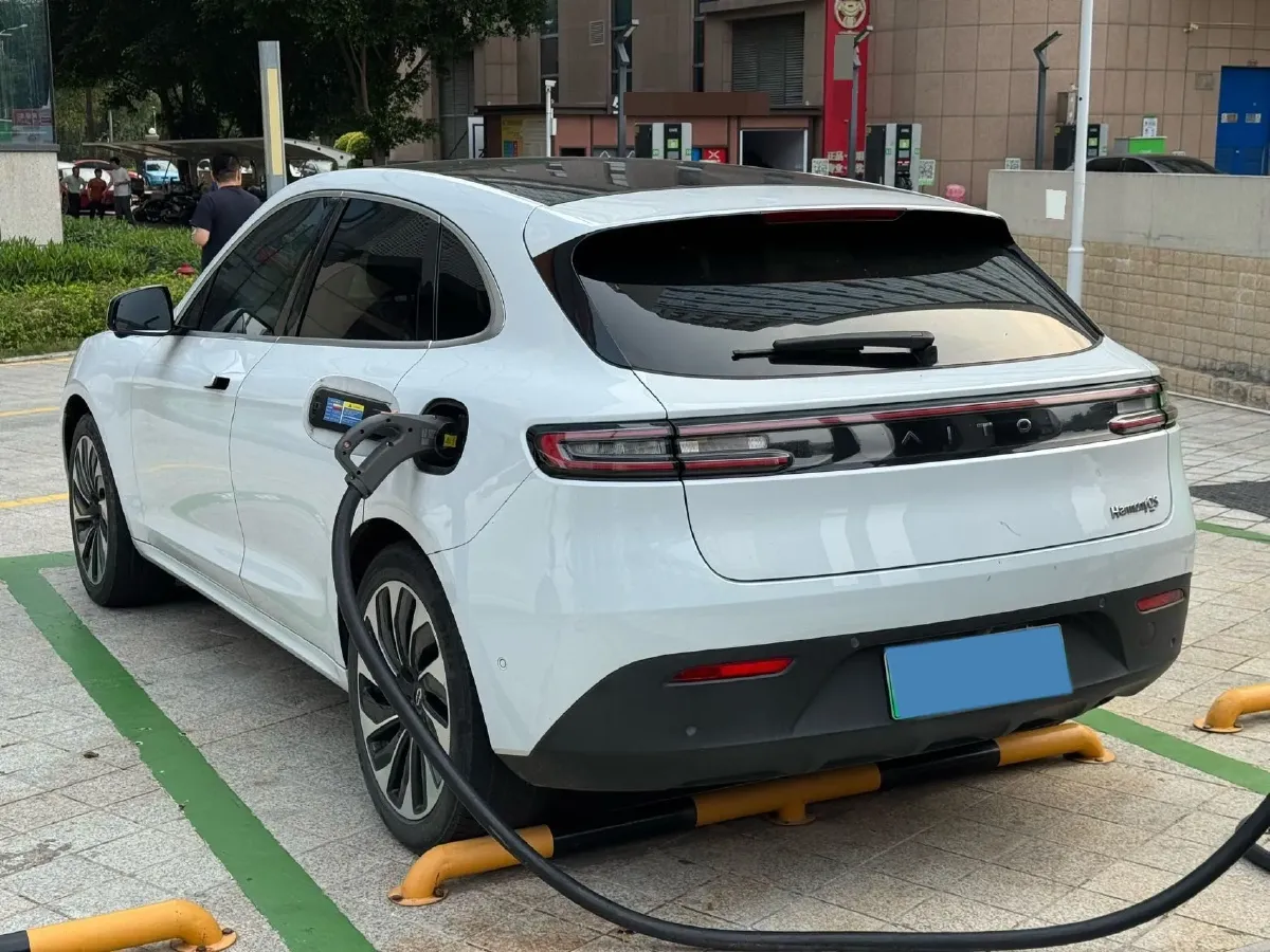 2022 Infiniti Q50L 2.0T 211HP L4 7AT,autocango,china used car exporter,china ev exporter,chinese used car exporter,chinese used ev exporter