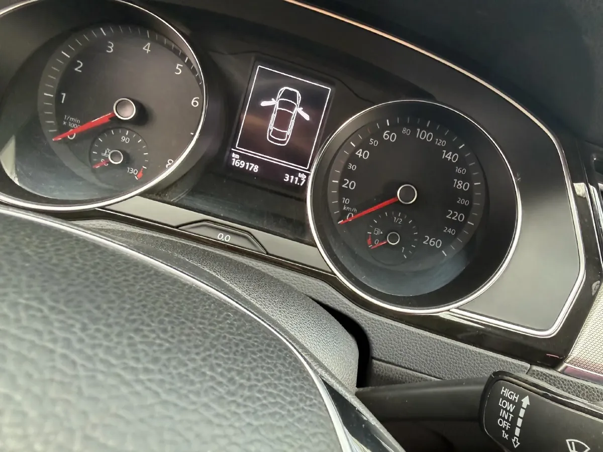 2018 Volkswagen Magotan 1.8T 180HP L4 7DCT,autocango,china used car exporter,china ev exporter,chinese used car exporter,chinese used ev exporter