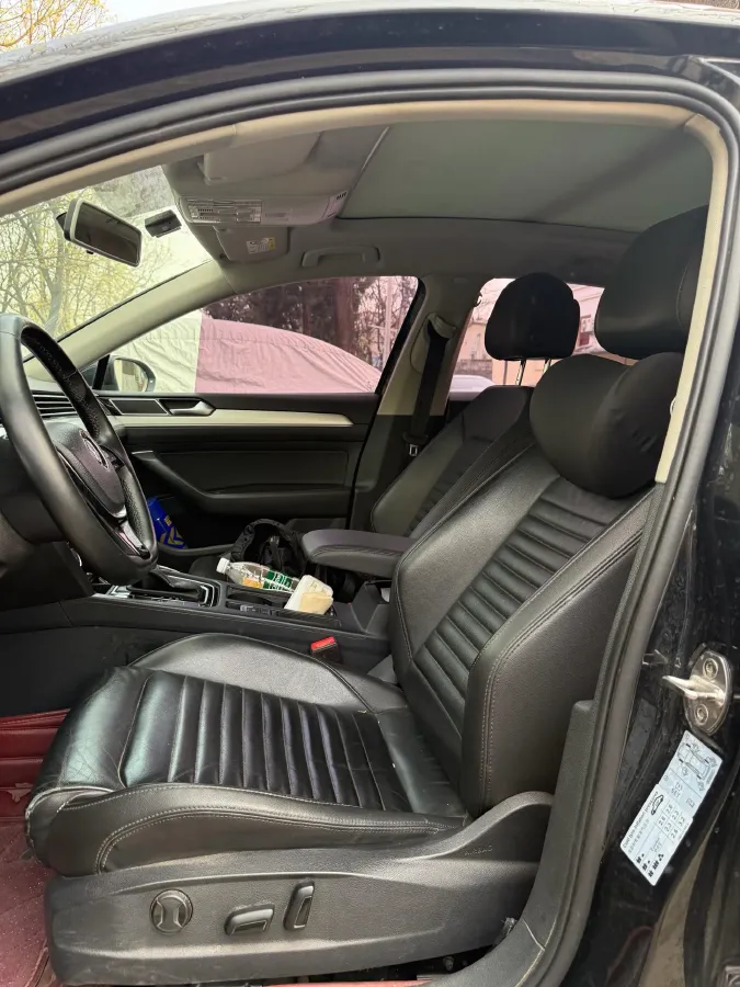 2018 Volkswagen Magotan 1.8T 180HP L4 7DCT,autocango,china used car exporter,china ev exporter,chinese used car exporter,chinese used ev exporter