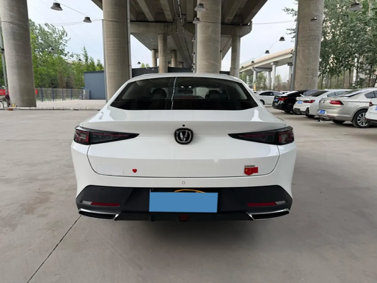 2024 ChangAn Eado 1.5T 170HP L4 7DCT,autocango,china used car exporter,china ev exporter,chinese used car exporter,chinese used ev exporter