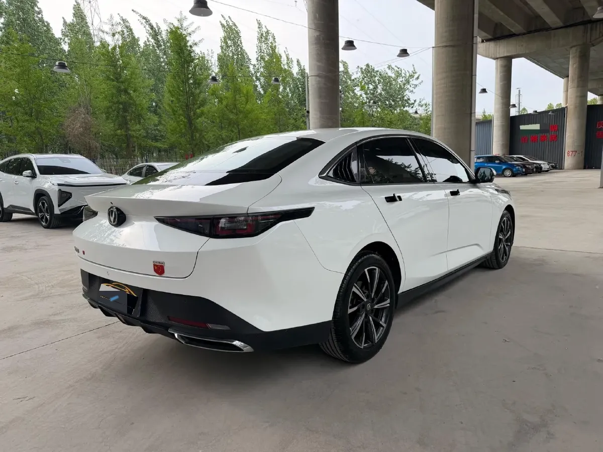 2024 ChangAn Eado 1.5T 170HP L4 7DCT,autocango,china used car exporter,china ev exporter,chinese used car exporter,chinese used ev exporter