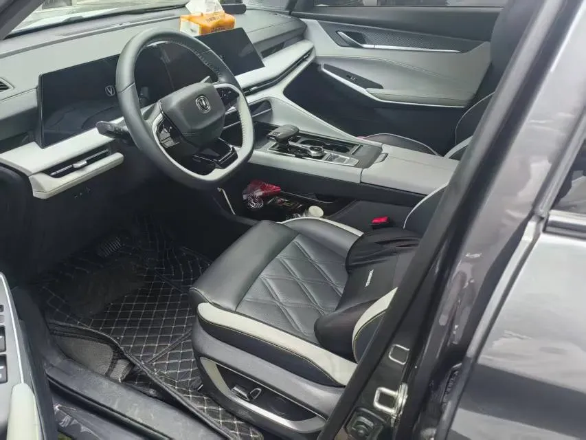 2023 ChangAn CS75 Plus 1.5T 188HP L4 8AT,autocango,china used car exporter,china ev exporter,chinese used car exporter,chinese used ev exporter