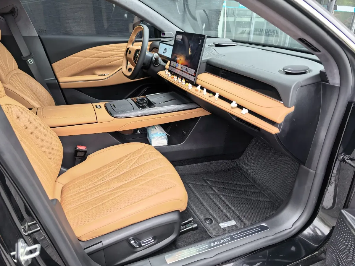 2025 Geely Galaxy Starshine 8 1.5T 163HP L4 3DHT PHEV 27.69KWH,autocango,china used car exporter,china ev exporter,chinese used car exporter,chinese used ev exporter