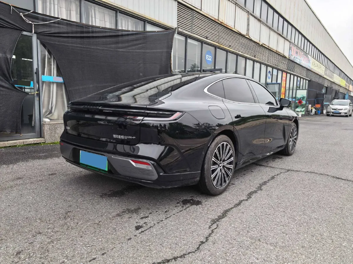 2025 Geely Galaxy Starshine 8 1.5T 163HP L4 3DHT PHEV 27.69KWH,autocango,china used car exporter,china ev exporter,chinese used car exporter,chinese used ev exporter