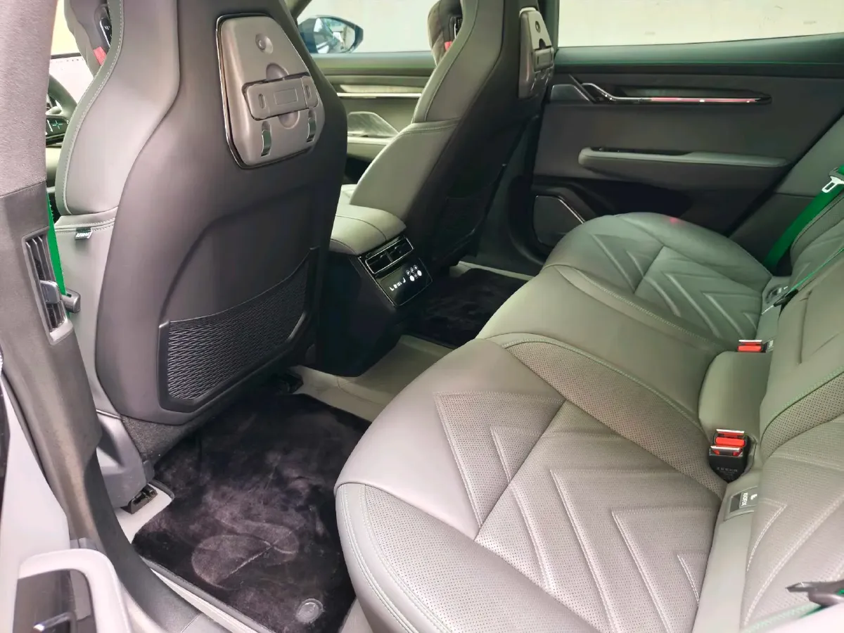 2023 Zeekr 001 BEV 100KWH,autocango,china used car exporter,china ev exporter,chinese used car exporter,chinese used ev exporter