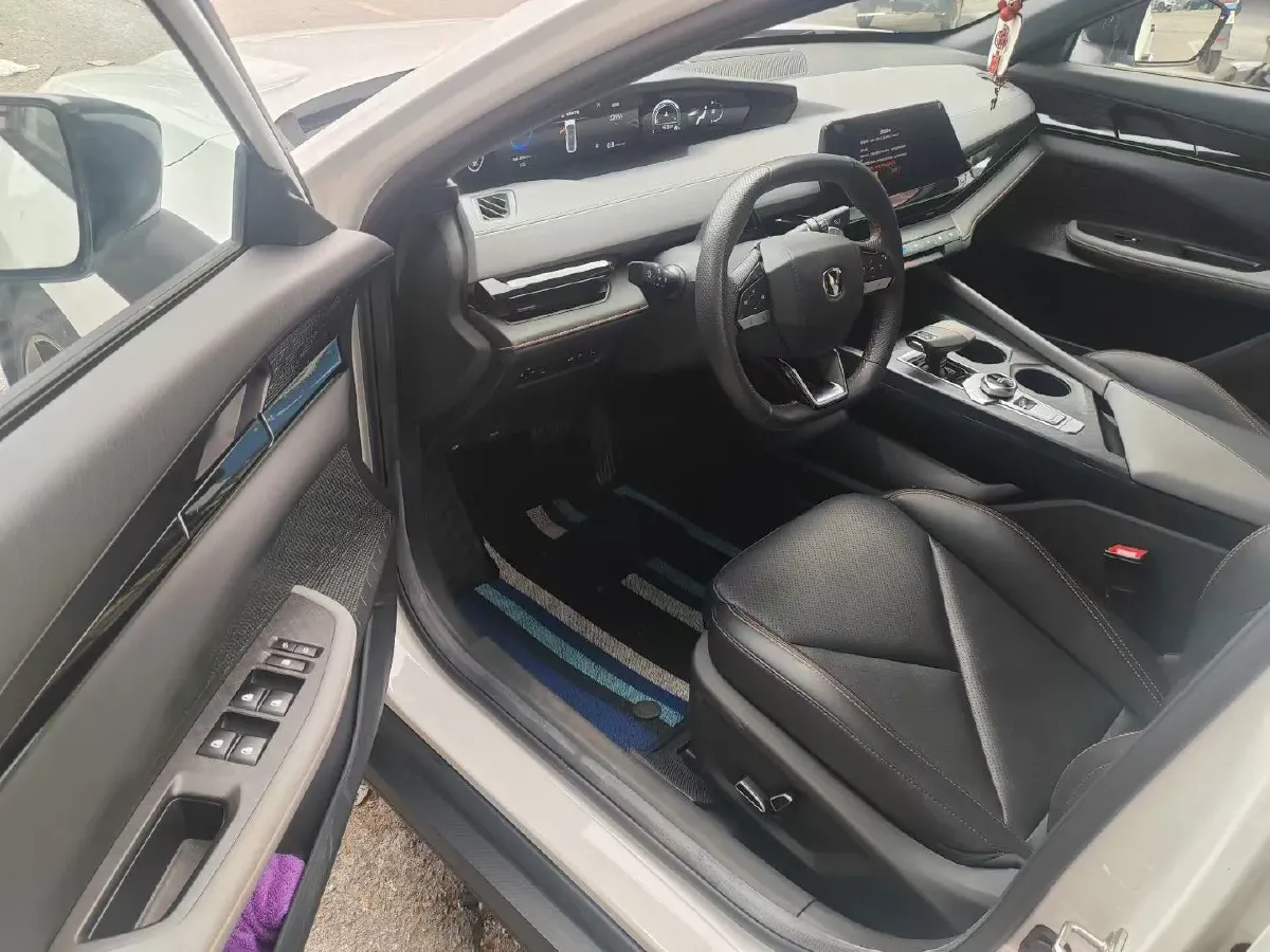 2022 ChangAn UNI-V 1.5T 188HP L4 7DCT,autocango,china used car exporter,china ev exporter,chinese used car exporter,chinese used ev exporter