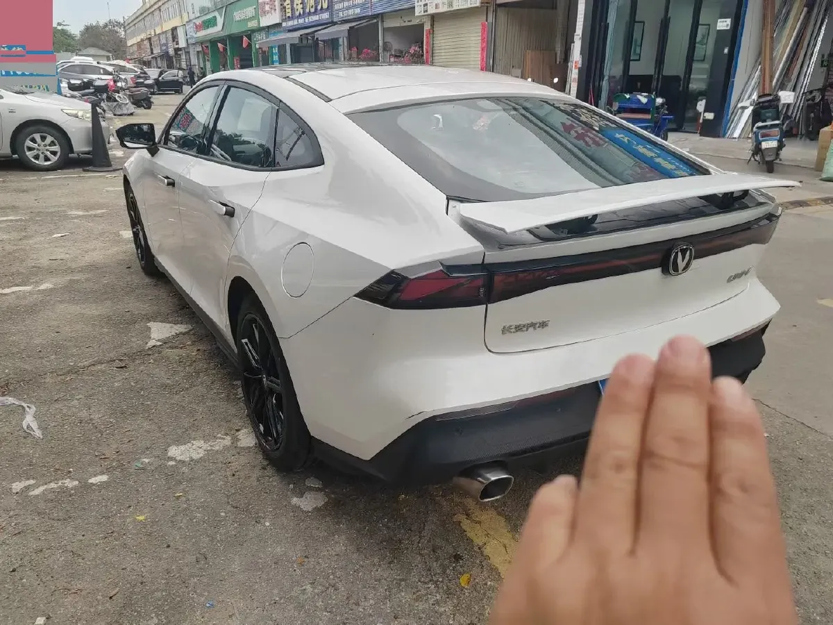 2022 ChangAn UNI-V 1.5T 188HP L4 7DCT,autocango,china used car exporter,china ev exporter,chinese used car exporter,chinese used ev exporter