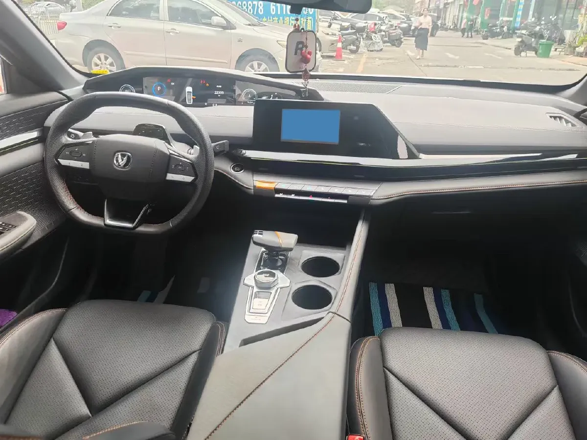 2022 ChangAn UNI-V 1.5T 188HP L4 7DCT,autocango,china used car exporter,china ev exporter,chinese used car exporter,chinese used ev exporter