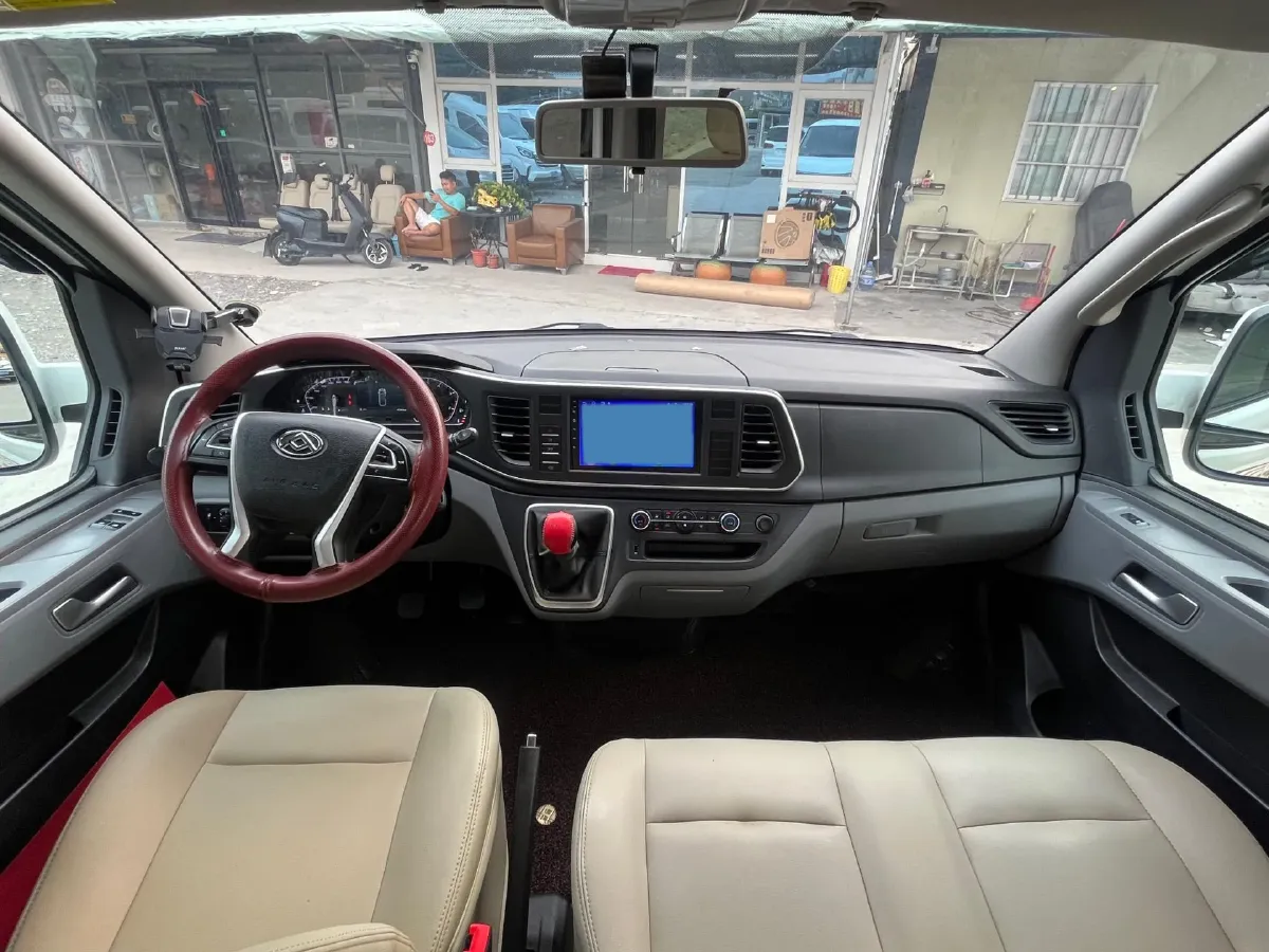 2015 MAXUS XinTu V80 2.5T 136HP L4 5MT,autocango,china used car exporter,china ev exporter,chinese used car exporter,chinese used ev exporter