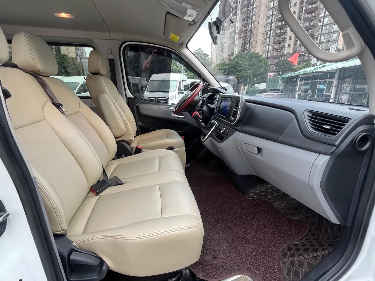 2015 MAXUS XinTu V80 2.5T 136HP L4 5MT,autocango,china used car exporter,china ev exporter,chinese used car exporter,chinese used ev exporter