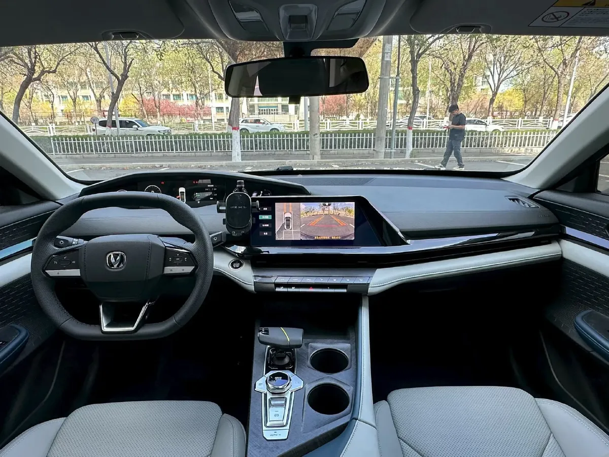 2023 ChangAn UNI-V iDD 1.5T 170HP L4 6TCT PHEV 18.4KWH,autocango,china used car exporter,china ev exporter,chinese used car exporter,chinese used ev exporter