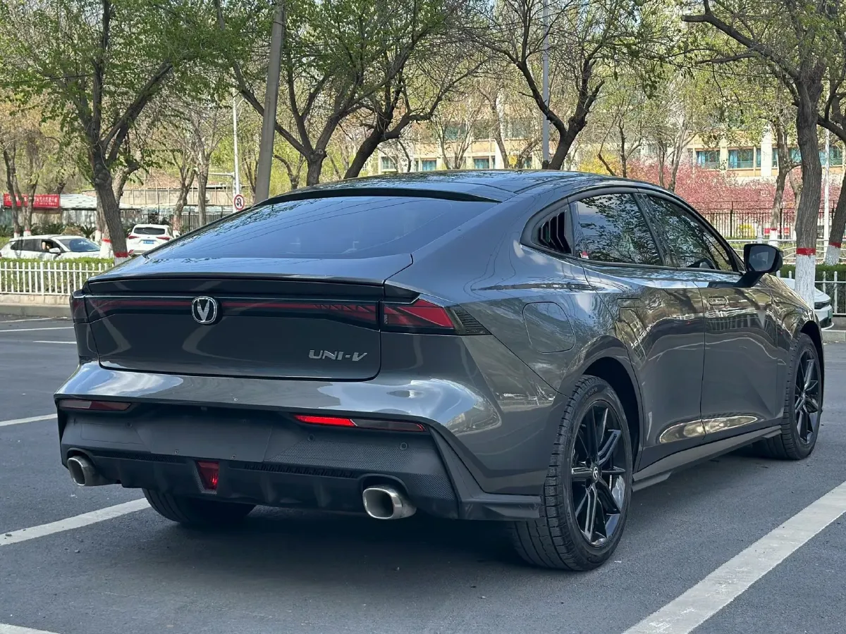 2023 ChangAn UNI-V iDD 1.5T 170HP L4 6TCT PHEV 18.4KWH,autocango,china used car exporter,china ev exporter,chinese used car exporter,chinese used ev exporter