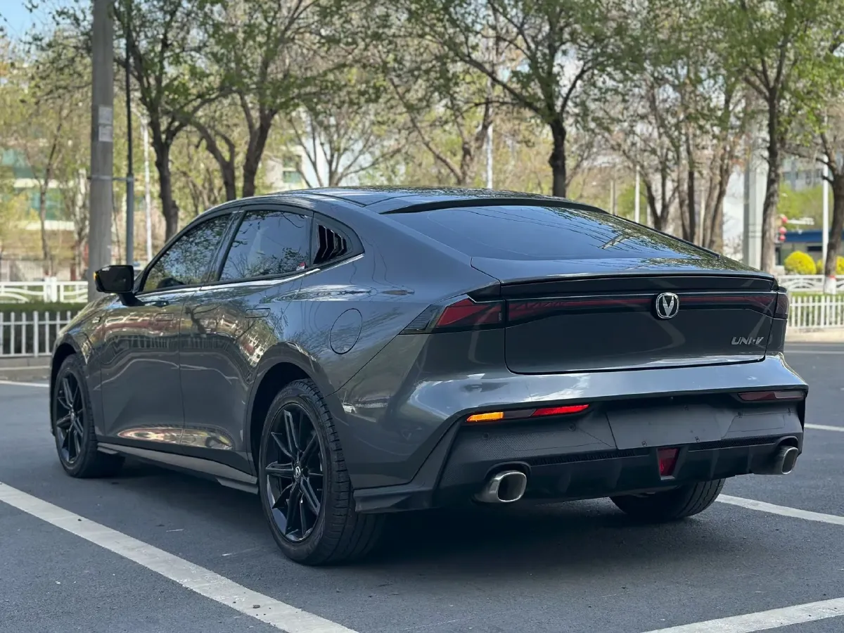 2023 ChangAn UNI-V iDD 1.5T 170HP L4 6TCT PHEV 18.4KWH,autocango,china used car exporter,china ev exporter,chinese used car exporter,chinese used ev exporter