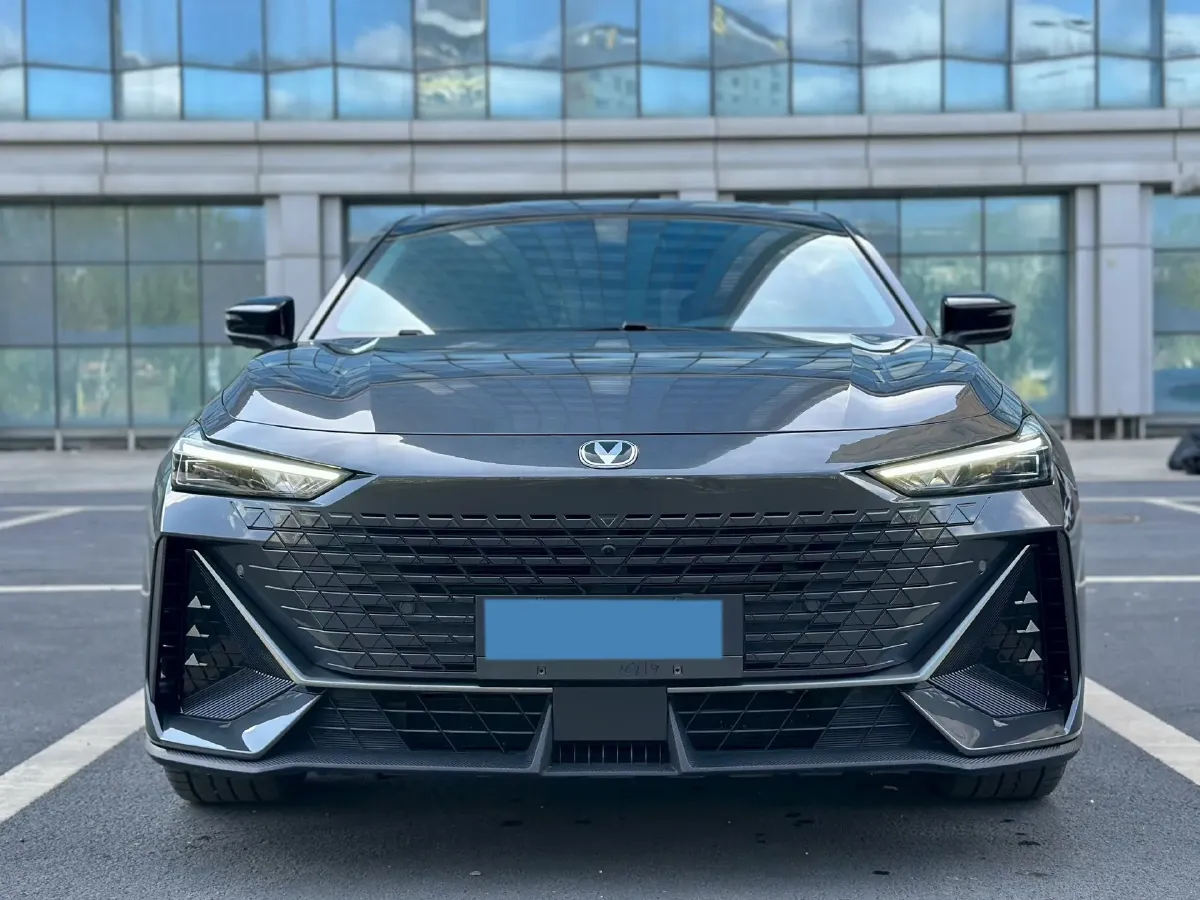 2023 ChangAn UNI-V iDD 1.5T 170HP L4 6TCT PHEV 18.4KWH,autocango,china used car exporter,china ev exporter,chinese used car exporter,chinese used ev exporter