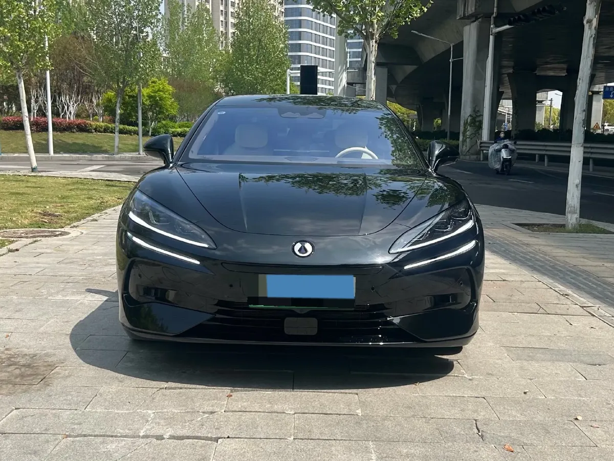 2024 Denza DenzaZ9 2.0T 207HP L4 E-CVT PHEV 38.5KWH,autocango,china used car exporter,china ev exporter,chinese used car exporter,chinese used ev exporter
