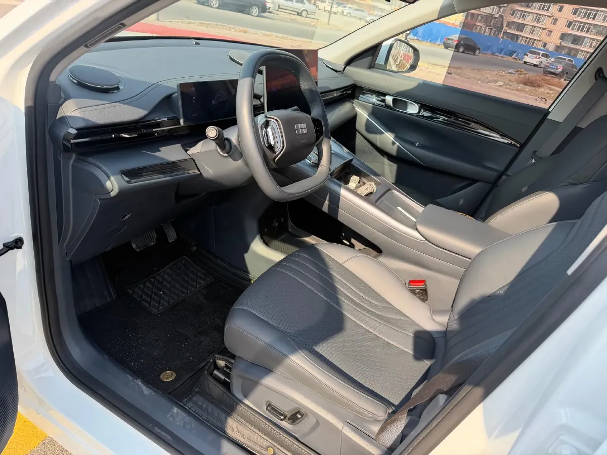 2024 Geely Emgrand L HiP 1.5T 181HP L4 3DHT PHEV 15.5KWH,autocango,china used car exporter,china ev exporter,chinese used car exporter,chinese used ev exporter