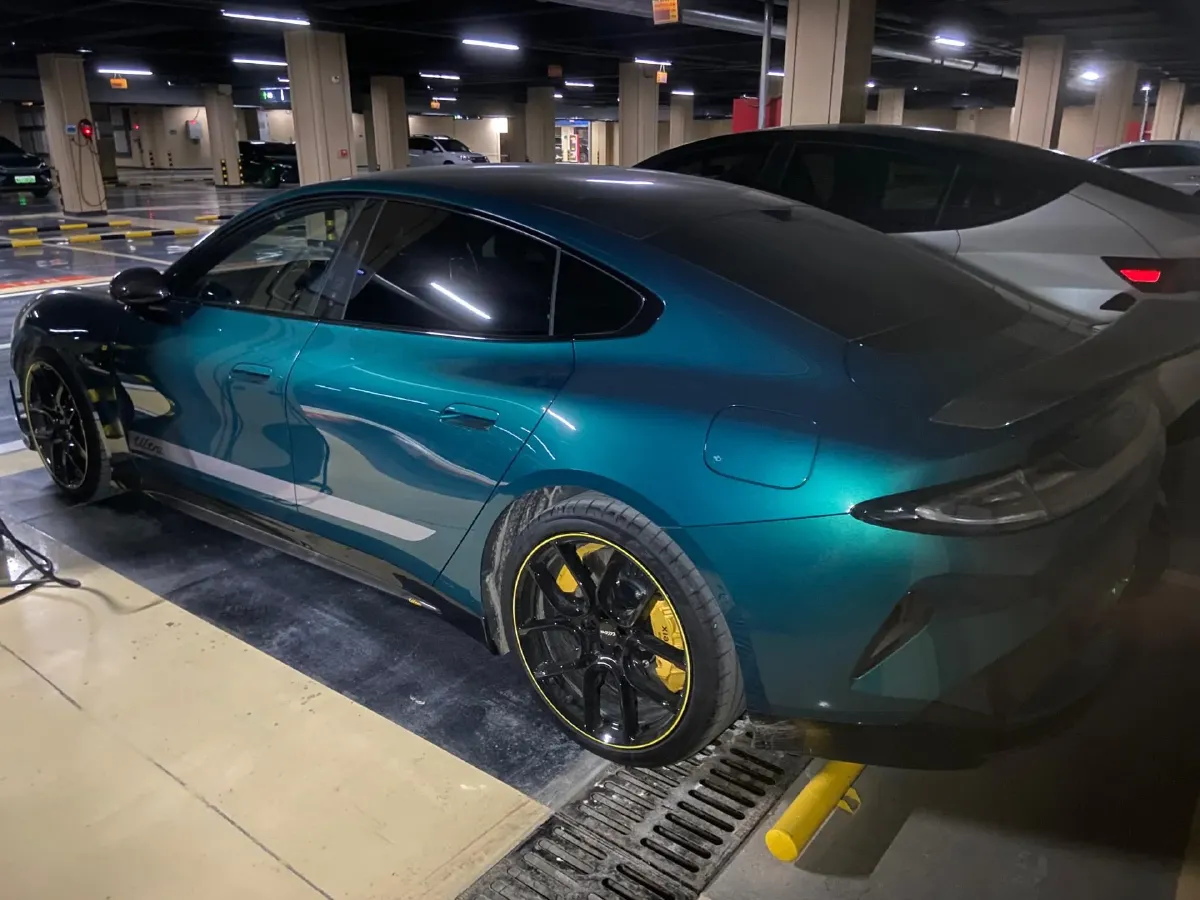 2025 MI SU7 Ultra BEV 93.7KWH,autocango,china used car exporter,china ev exporter,chinese used car exporter,chinese used ev exporter