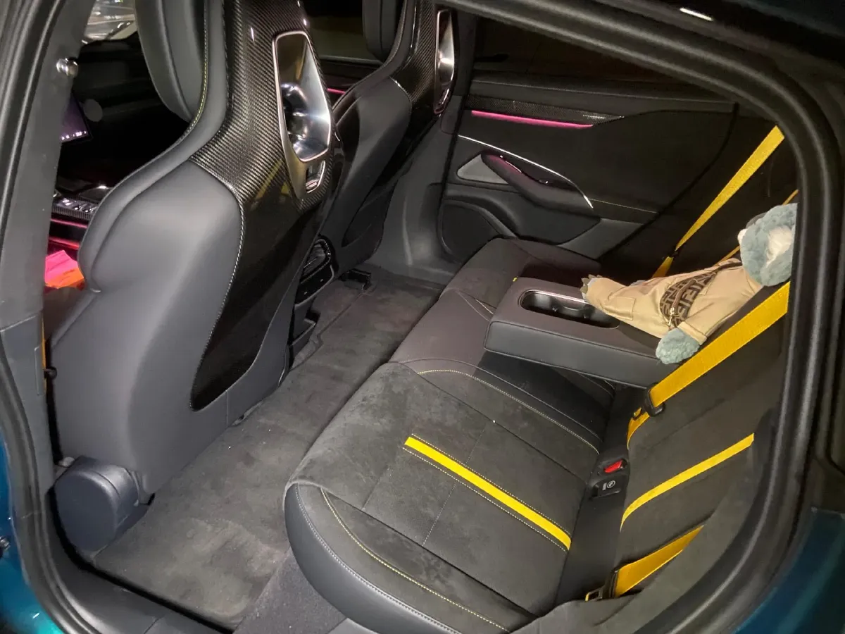 2025 MI SU7 Ultra BEV 93.7KWH,autocango,china used car exporter,china ev exporter,chinese used car exporter,chinese used ev exporter