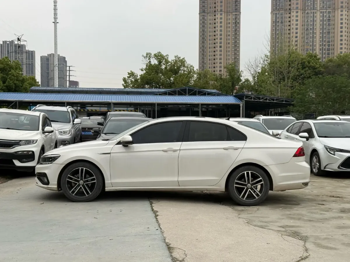 2019 Volkswagen Passat 1.4T 150HP L4 7DCT,autocango,china used car exporter,china ev exporter,chinese used car exporter,chinese used ev exporter