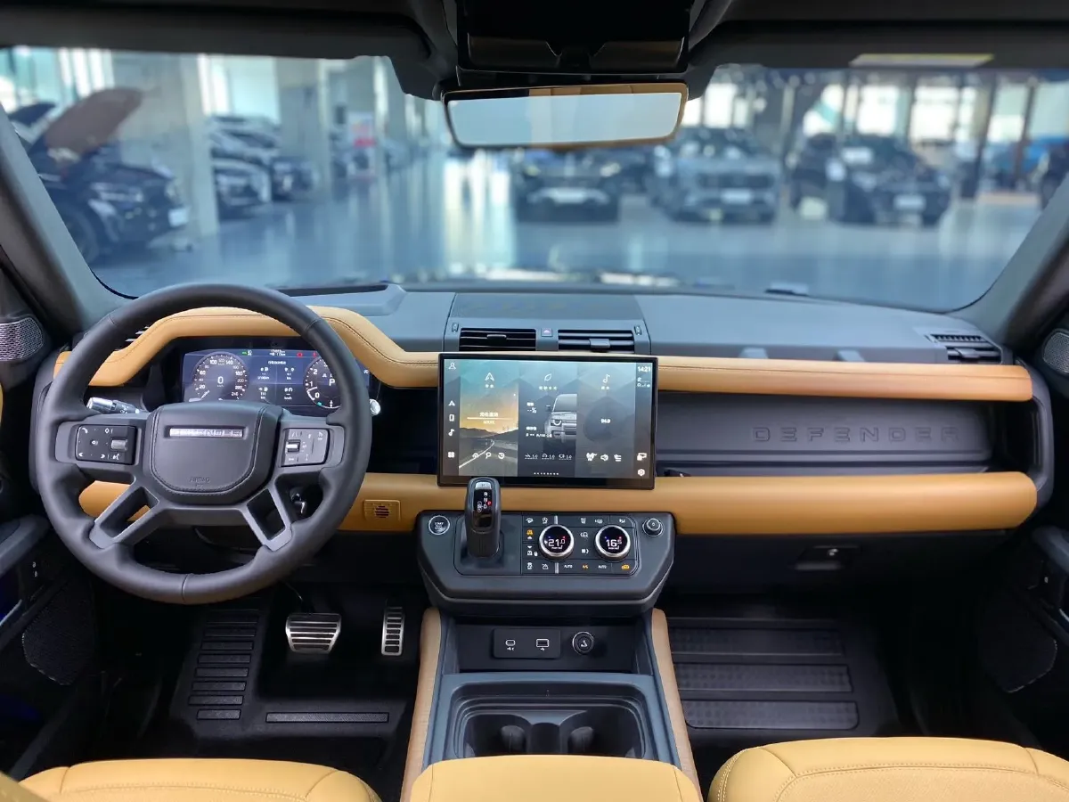 2021 Land Rover Defender 3.0T 400HP L6 8AT,autocango,china used car exporter,china ev exporter,chinese used car exporter,chinese used ev exporter